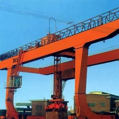 U型雙主梁門(mén)式起重機(jī)
